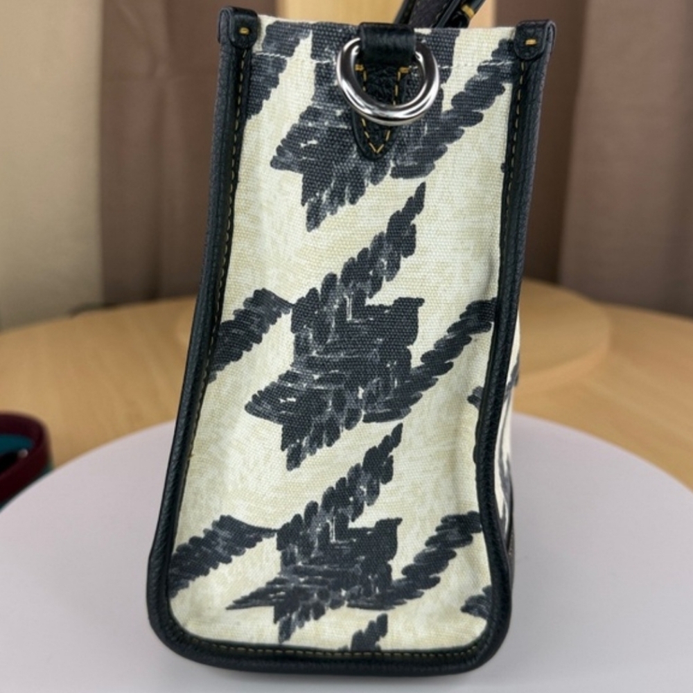 COACH - Dempsey Tote 22 WithHoundstooth Print And Patch - Picture 9 of 15
